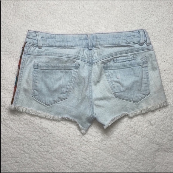 Denim jeans Aztec Print Jean Shorts Size 3 Jolt embroidered Size 3 - Picture 7 of 11